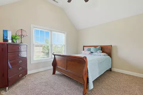 Bedroom - 9875 Aster Cv, Saint John, IN 46373 photo 3 of 4