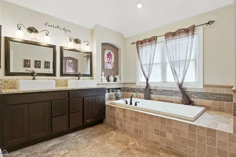 Bath - 9875 Aster Cv, Saint John, IN 46373 photo 1 of 1