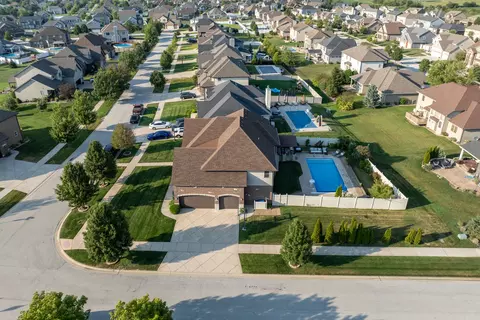 View/Area - 9875 Aster Cv, Saint John, IN 46373 photo 2 of 5
