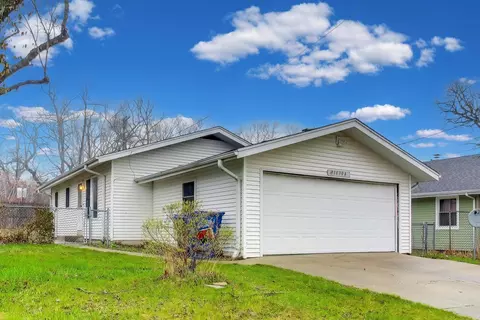 18304 W Grand Dr, Grayslake, IL 60030