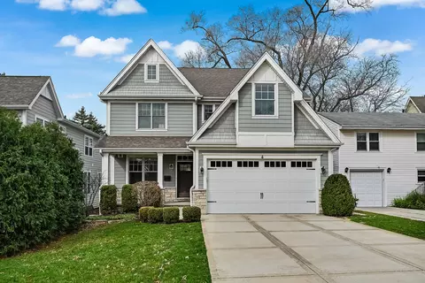 4 Oxford Ave, Clarendon Hills, IL 60514