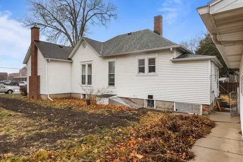 Exterior - 214 E William St, Monticello, IL 61856 photo 3 of 5