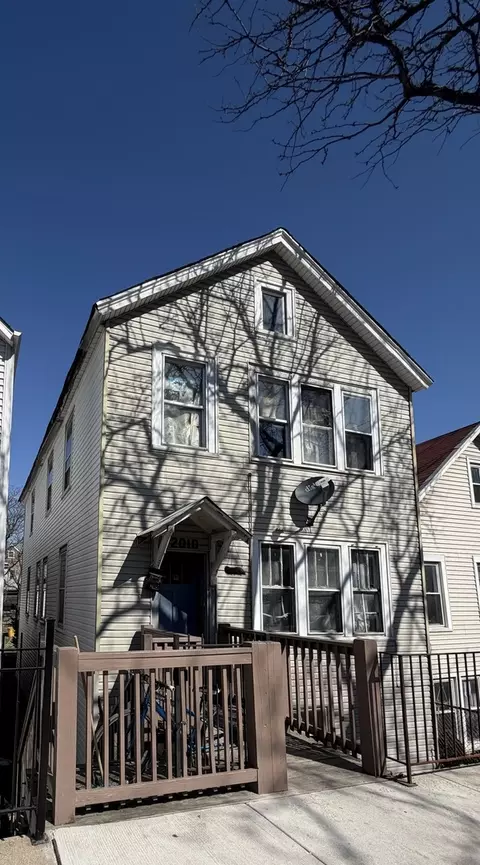 2010 W Cullerton St, Chicago, IL 60608 photo 2