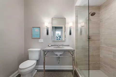 Bath - 41 Elm St, Chicago, IL 60611 photo 6 of 10