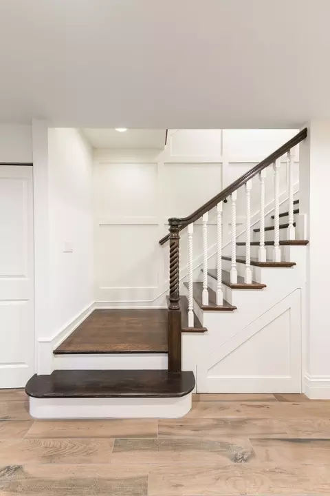Entry Way - 41 Elm St, Chicago, IL 60611 photo 3 of 5