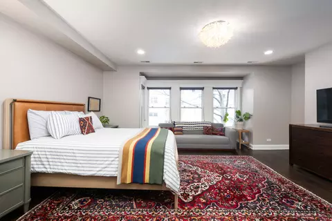 Bedroom - 41 Elm St, Chicago, IL 60611 photo 5 of 6