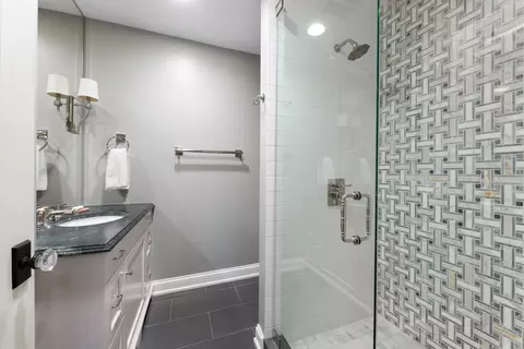 Bath - 41 Elm St, Chicago, IL 60611 photo 7 of 10