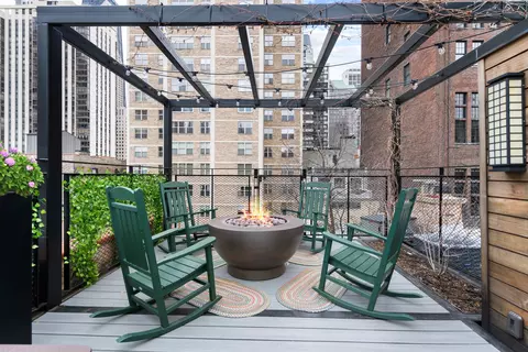 Exterior - 41 Elm St, Chicago, IL 60611 photo 5 of 6