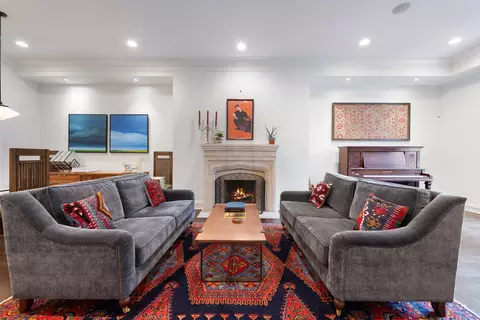 Living - 41 Elm St, Chicago, IL 60611 photo 2 of 2
