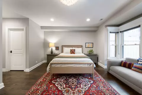Bedroom - 41 Elm St, Chicago, IL 60611 photo 6 of 6