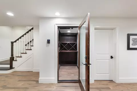 Entry Way - 41 Elm St, Chicago, IL 60611 photo 5 of 5