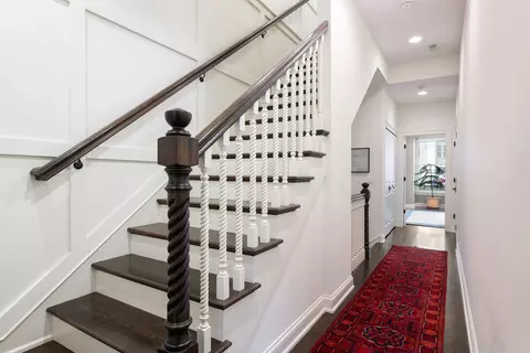Entry Way - 41 Elm St, Chicago, IL 60611 photo 2 of 5