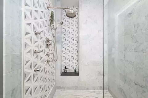 Bath - 41 Elm St, Chicago, IL 60611 photo 3 of 10