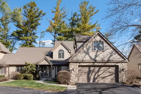 1076 Larkspur Ln, Darien, IL 60561