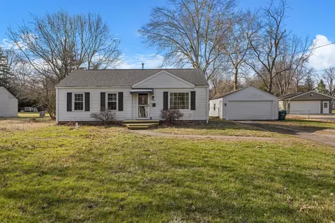 1351 W Pershing Rd, Decatur, IL 62526