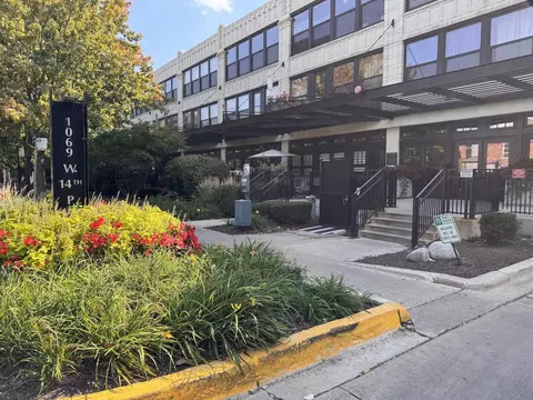 1069 W 14th Pl #229, Chicago, IL 60608