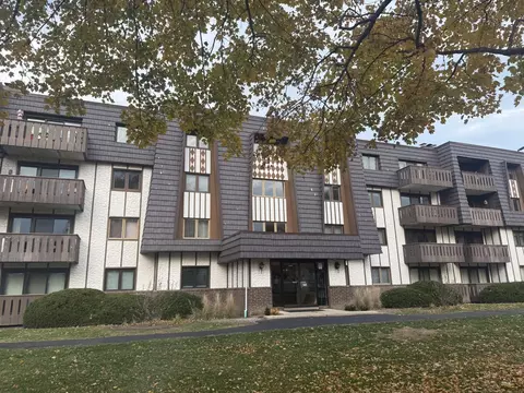 13000 W Heiden Cir #3105, Lake Bluff, IL 60044