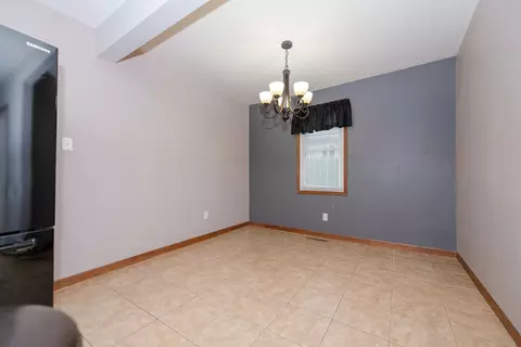 Dining - 511 Armstrong St, Morris, IL 60450 photo 2 of 3