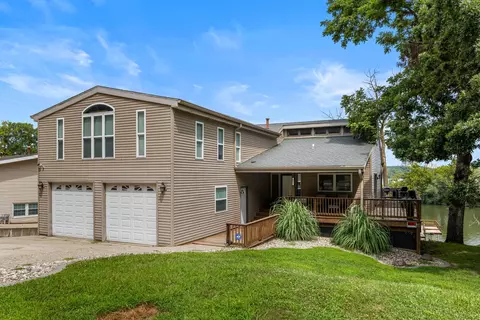 690 N Cove Ct, Decatur, IL 62521