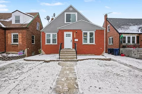 9312 S Francisco Ave, Evergreen Park, IL 60805