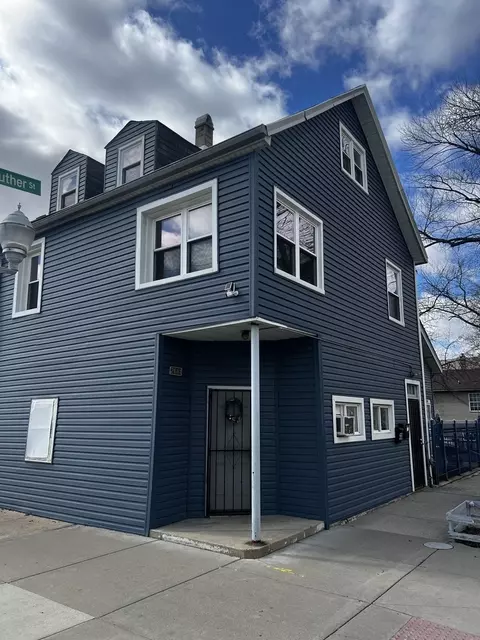 2601 W Luther St, Chicago, IL 60608