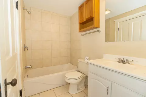 Bath - 253 Mcclure Ave, Elgin, IL 60123 photo 2 of 3