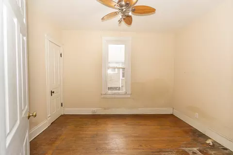 Bedroom - 253 Mcclure Ave, Elgin, IL 60123 photo 1 of 6
