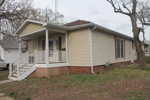 120 S 12th St, Herrin, IL 62948