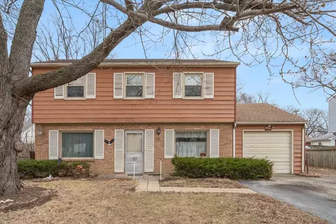 132 N Pinecrest Rd, Bolingbrook, IL 60440