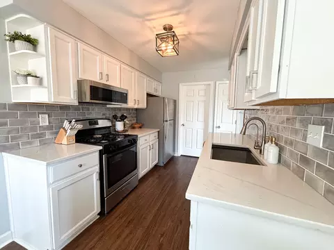 Kitchen - 1474 Timber Trl #D, Wheaton, IL 60189 photo 1 of 2