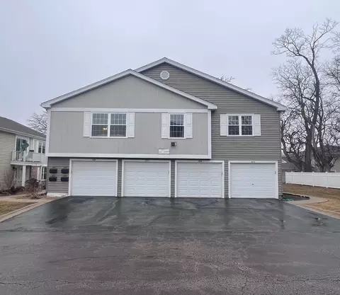 Exterior - 1474 Timber Trl #D, Wheaton, IL 60189 photo 4 of 6