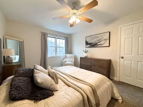 Bedroom - 1474 Timber Trl #D, Wheaton, IL 60189 photo 2 of 4