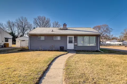 811 W 19th St, Sterling, IL 61081