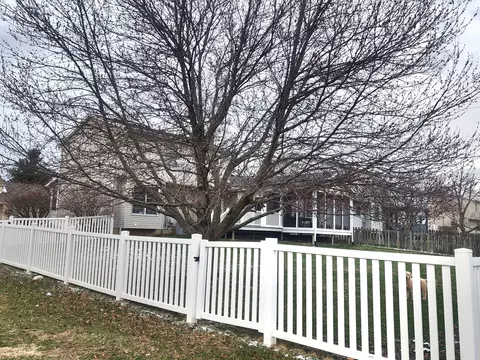 1615 Fairfield Dr, Normal, IL 61761 photo 2