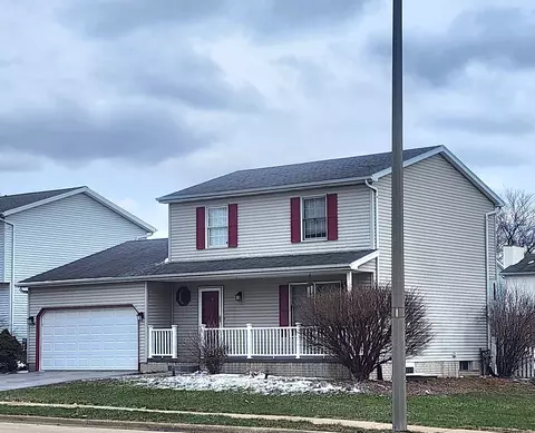 1615 Fairfield Dr, Normal, IL 61761