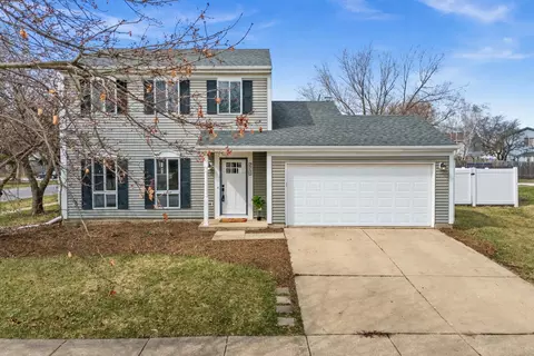 2 S130 Waltham Ct, Warrenville, IL 60555