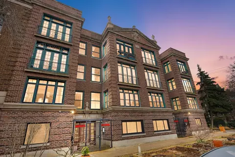 1209 W Farwell Ave #3W, Chicago, IL 60626