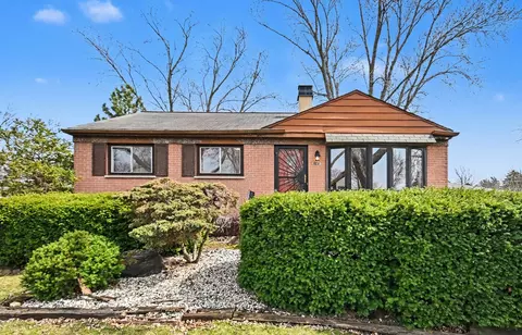 1 S165 Buttercup Ln, Villa Park, IL 60181