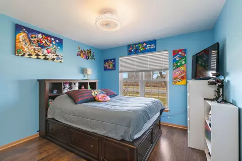 Bedroom - 1335 Deerpath Rd, Aurora, IL 60506 photo 4 of 4