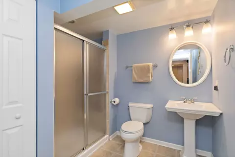 Bath - 1335 Deerpath Rd, Aurora, IL 60506 photo 4 of 4