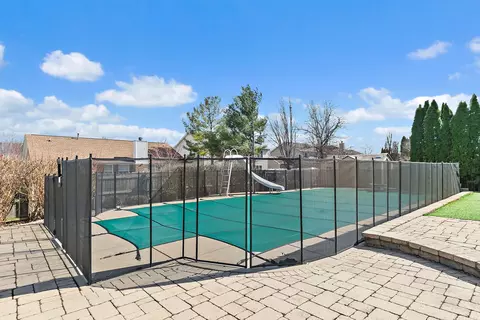 Exterior - 1335 Deerpath Rd, Aurora, IL 60506 photo 7 of 11