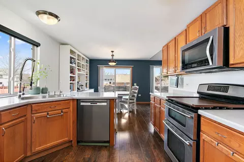 Kitchen - 1335 Deerpath Rd, Aurora, IL 60506 photo 4 of 5