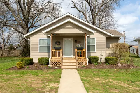 1914 Clarke St, Murphysboro, IL 62966