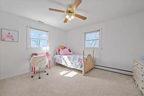 Bedroom - 401 E Side Dr, Geneva, IL 60134 photo 5 of 6