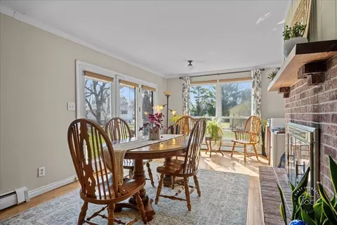 Dining - 401 E Side Dr, Geneva, IL 60134 photo 2 of 2