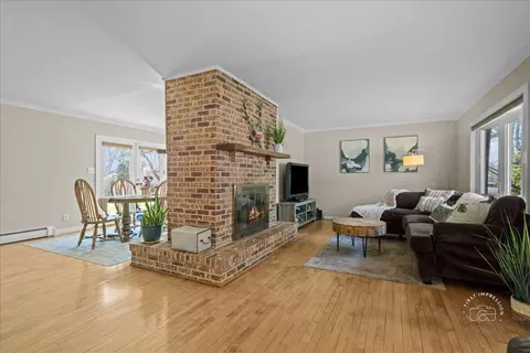 Living - 401 E Side Dr, Geneva, IL 60134 photo 4 of 6