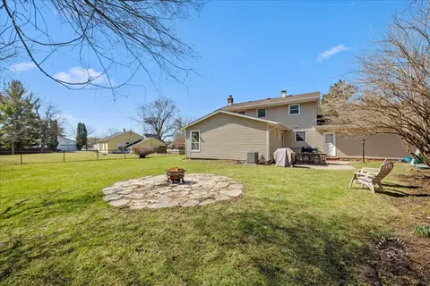 Exterior - 401 E Side Dr, Geneva, IL 60134 photo 3 of 5