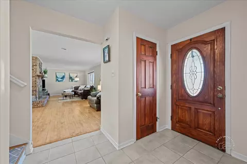 Entry Way - 401 E Side Dr, Geneva, IL 60134 photo 1 of 1