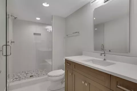 Bath - Undisclosed, Willowbrook, IL 60527 photo 6 of 6