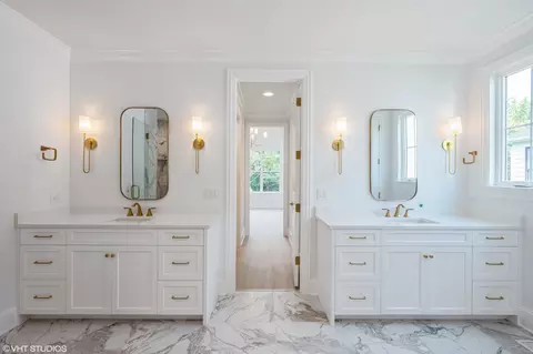 Bath - Undisclosed, Willowbrook, IL 60527 photo 3 of 5